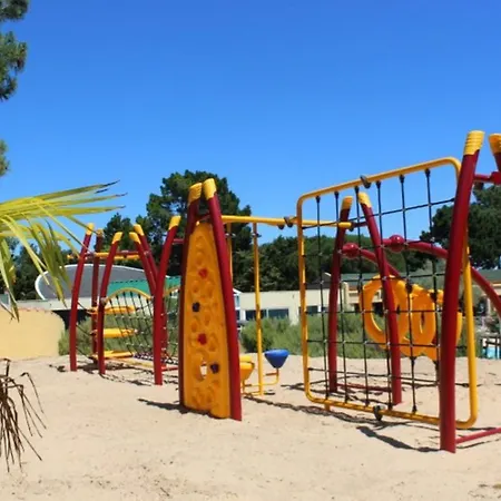 Camping Accueillant, Animaux Ok - 4 Pers. - Api-1-52-2265 *