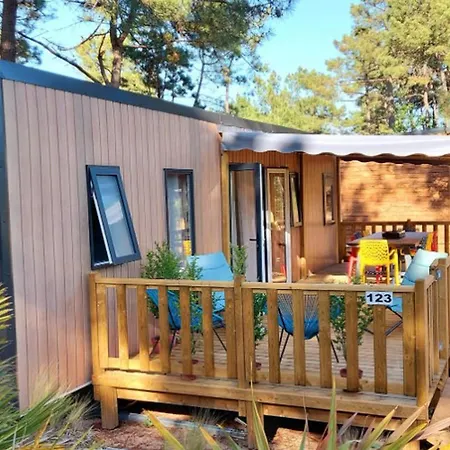 Camping Accueillant, Animaux Ok - 4 Pers. - Api-1-52-2265 *